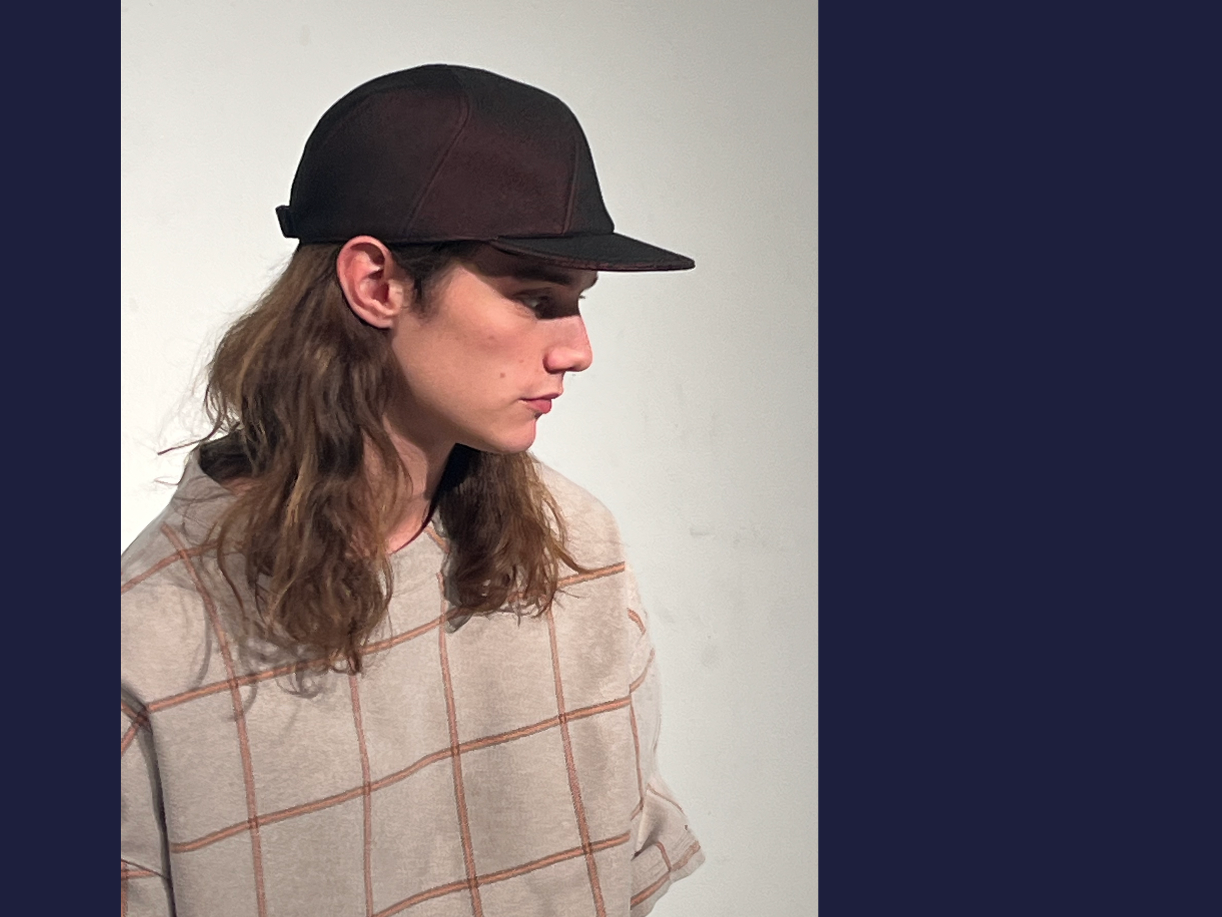 Martin is wearing a Le Panache Paris© cap N°124 made in France with Beyond Loop fabric from Gabriel © 100% recyclable polyester